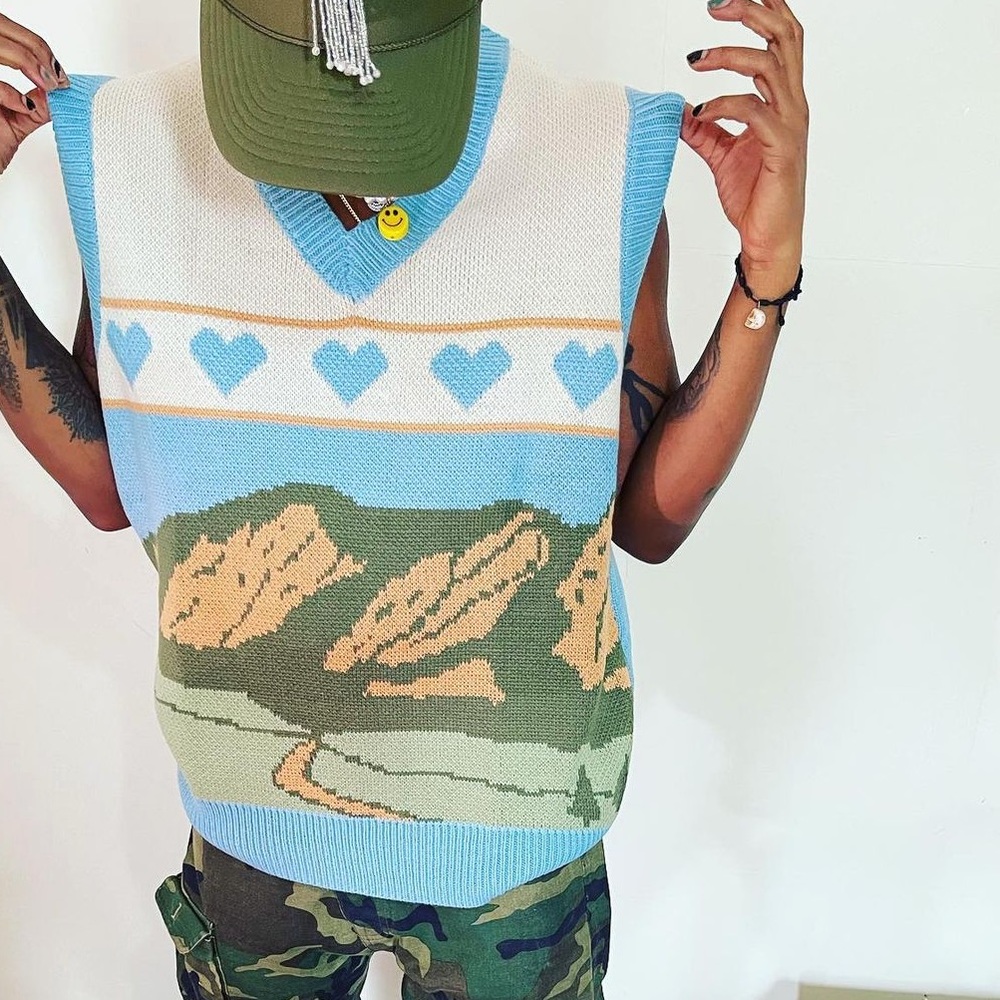 Valley scene knit vest